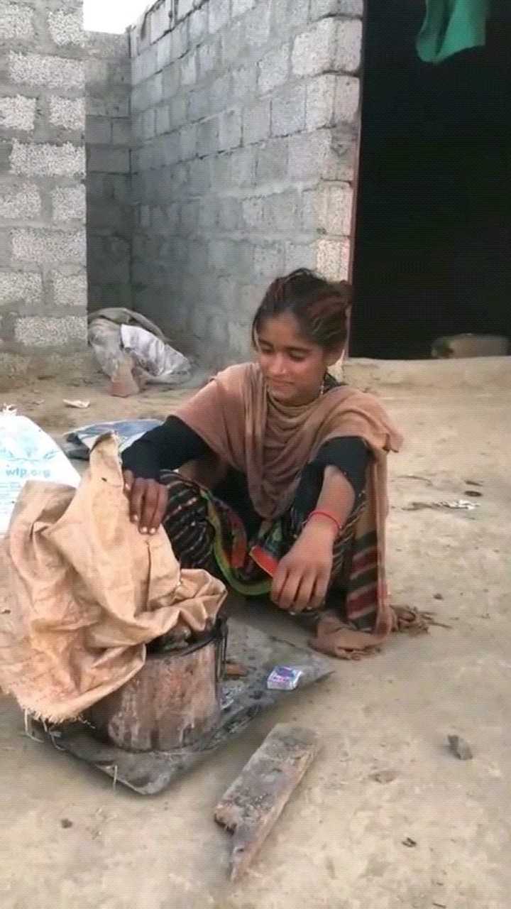 巴基斯坦的贫民窟小姑娘美得就像一颗珍珠那样出淤泥而不染