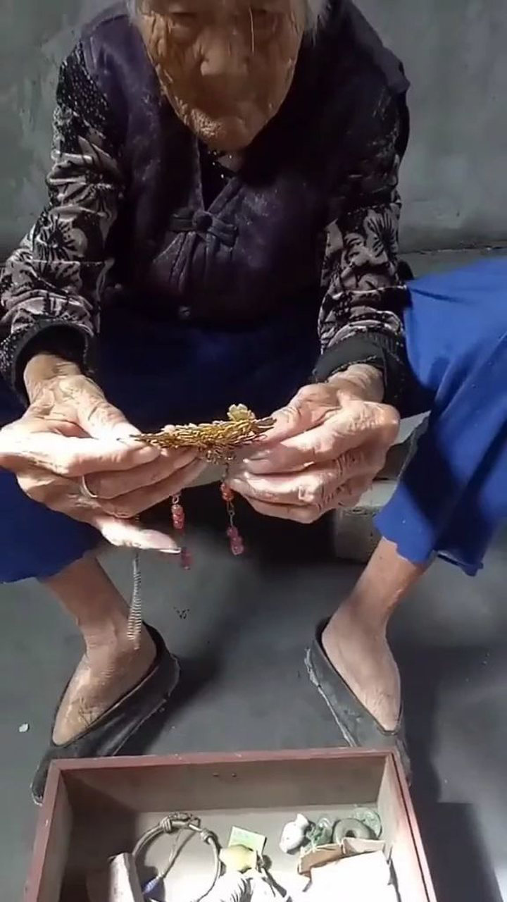 1990年出生今年满120岁,祝老奶奶福如东海,寿比南山