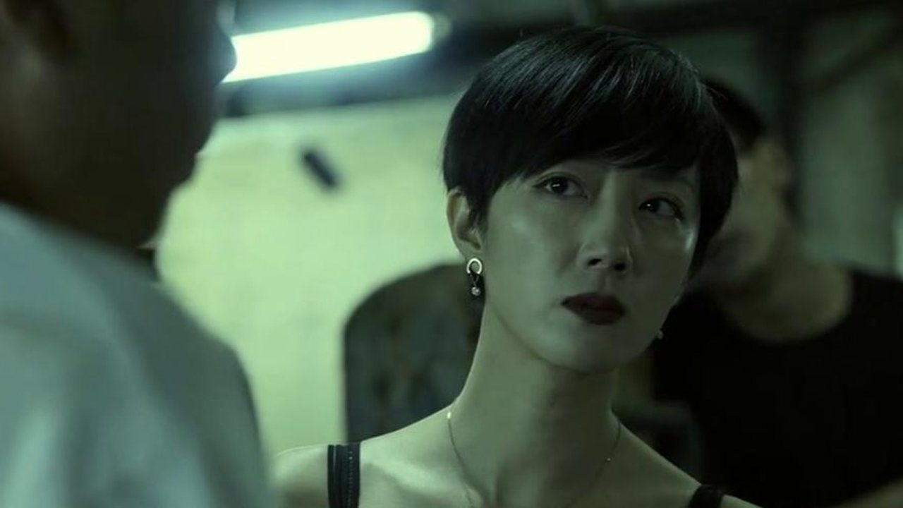 巨额来电徐小兔自我防卫却暴露了自己会擒拿她怎么化解危机