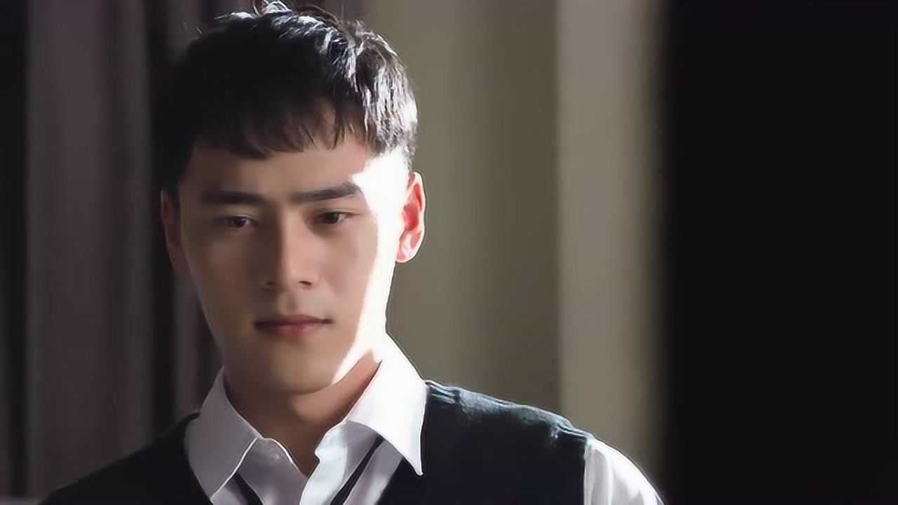 同学两亿岁宣墨唱歌是有多难听呀连好闺蜜都听不下去了