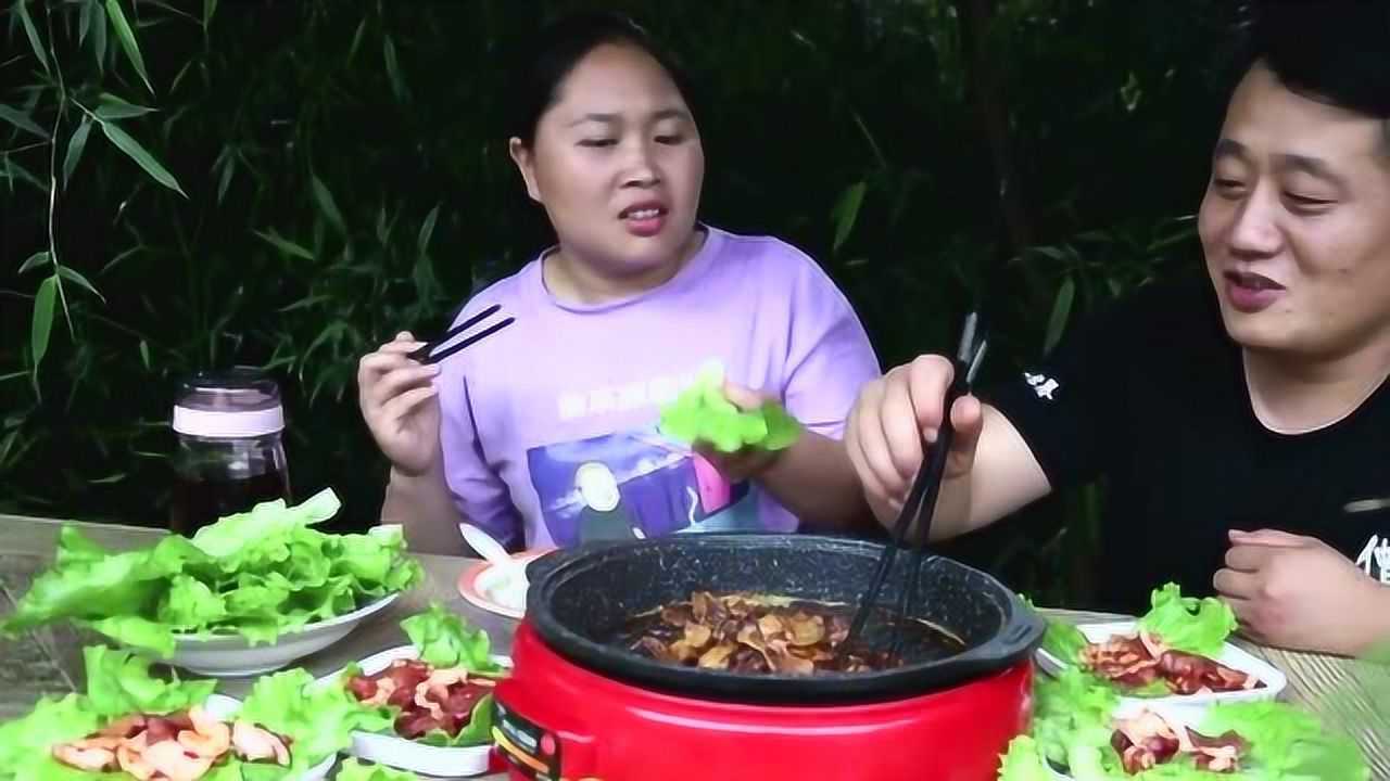 大胃王胖妹做铁板烤肉3斤五花肉配大蒜冒汗了