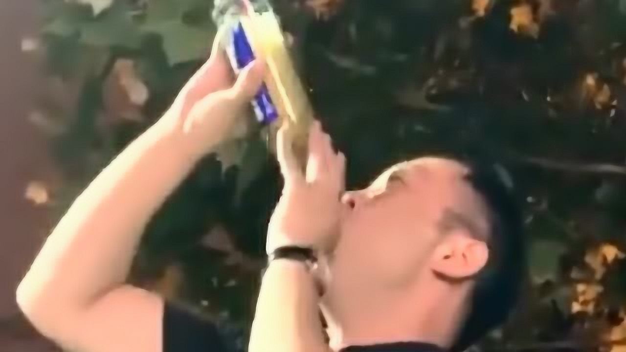 啤酒小旋风5秒干一瓶