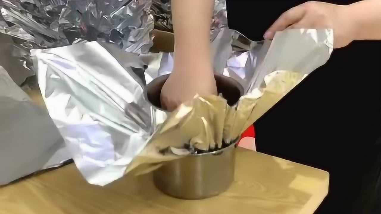 我们家的锡纸都是老妈叠的越来越厉害了100个碗1个小时就能弄好