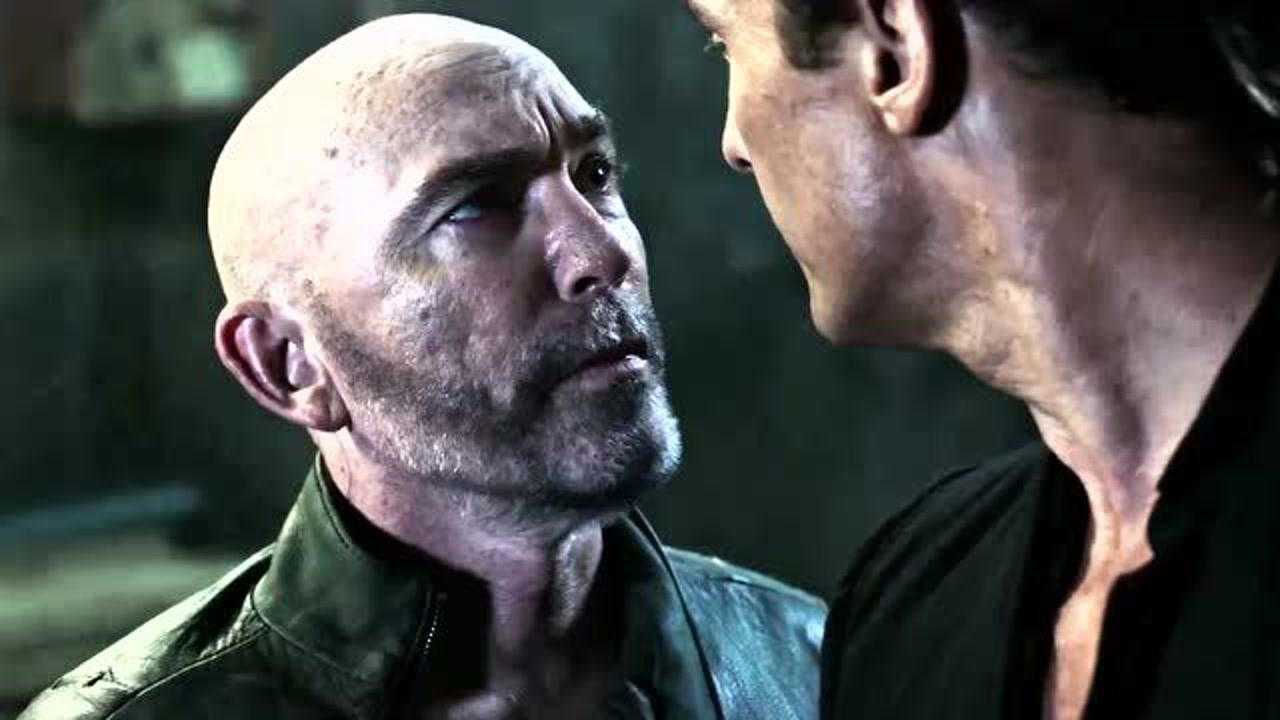 美国科幻电影黑暗塔枪侠火力全开两把左轮血战数百雇佣兵