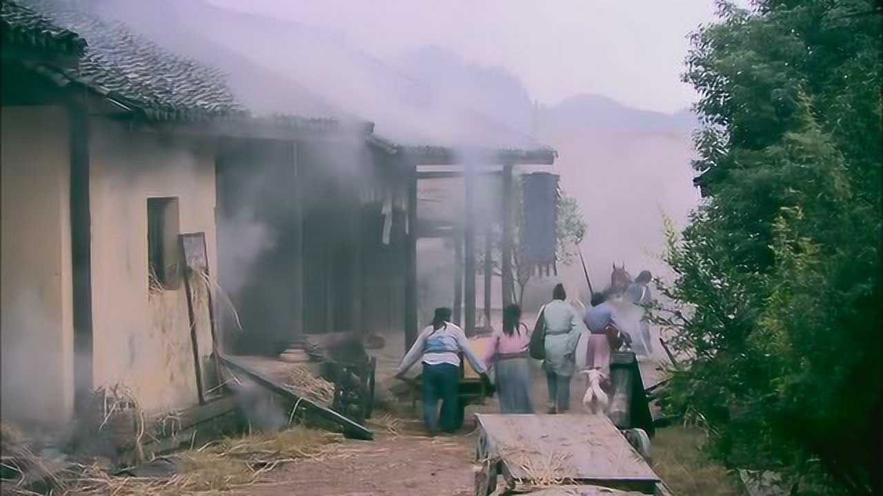 金兵烧杀抢掠郭靖看到暴怒以极强内力施展掌法金兵死伤殆尽