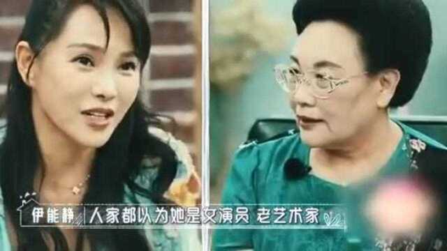 秦妈陪走红毯被错认艺术家,秦妈:人家喊你你得过去,不然不礼貌