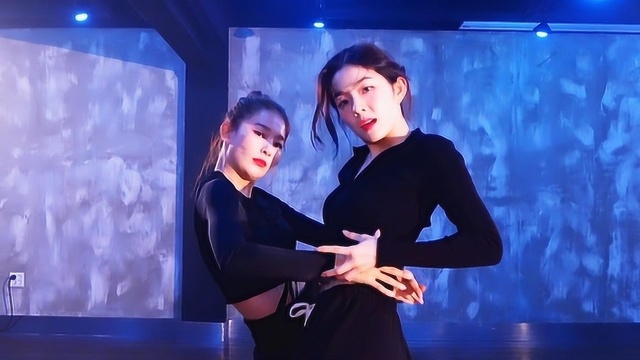 Red Velvet IRENE & 涩琪《Naughty》舞蹈版