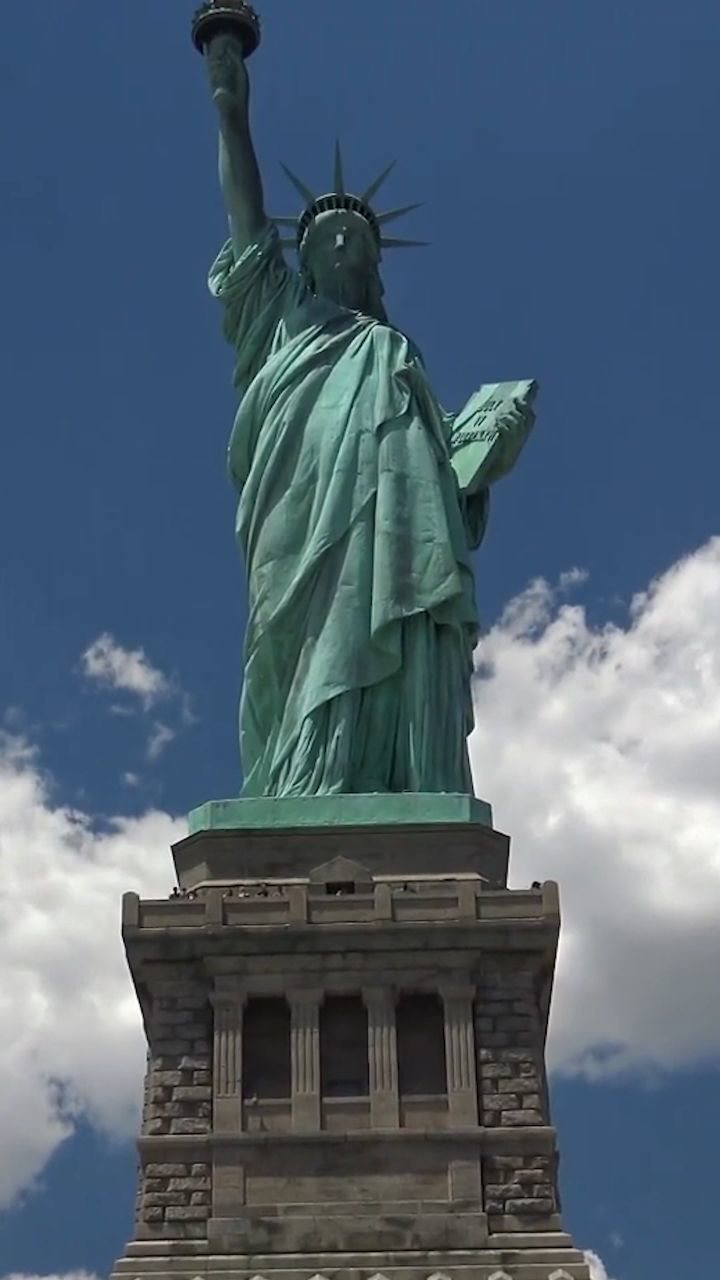 终于看到了自由女神像,真的很壮观