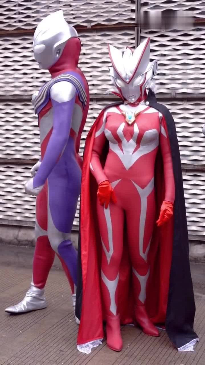 迪迦奥特曼和他的女朋友