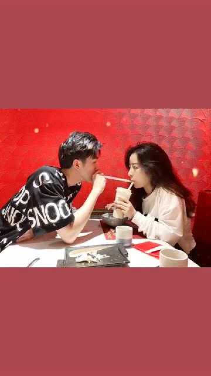 情侣喝奶茶的正确方式?