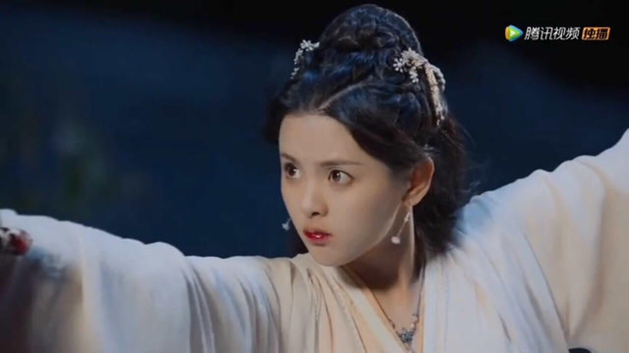 杨超越《且听凤鸣》凤舞这眼神,好有戏啊!