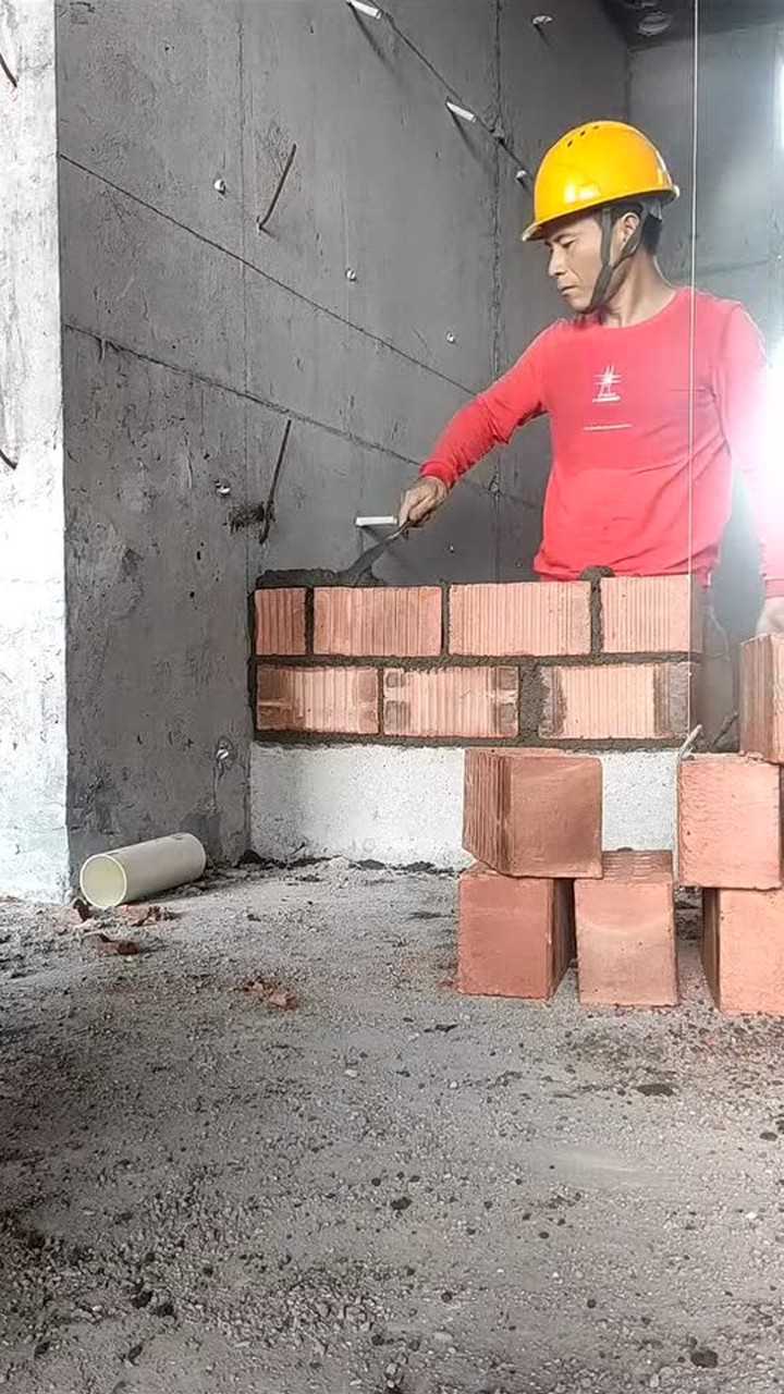 城市的高楼大厦,就是建筑工人一块块砖垒起来的,要感谢他们!