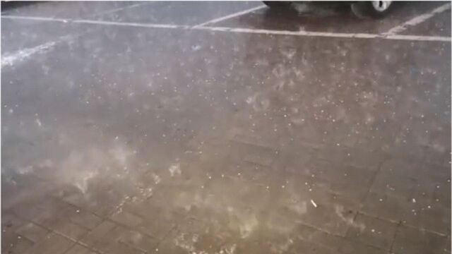 北京今晚迎雷雨冰雹大风天气 延庆部分地区已出现冰雹