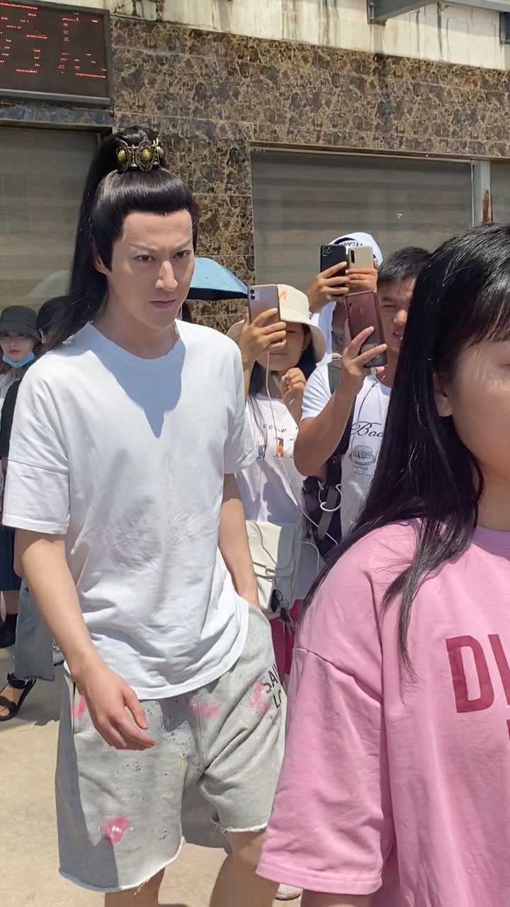 这是琉璃的六师兄吗好帅