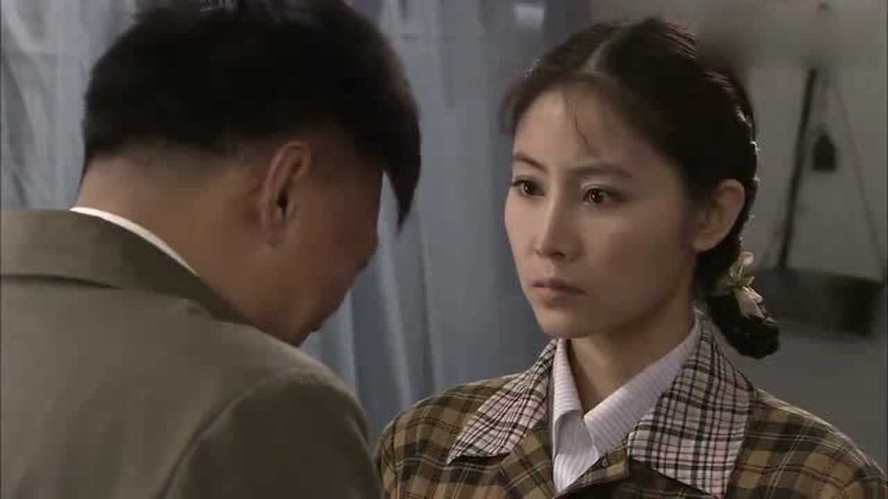 丁秋楠为生活嫁给崔大可两人相拥竟把崔大可激动的流泪了