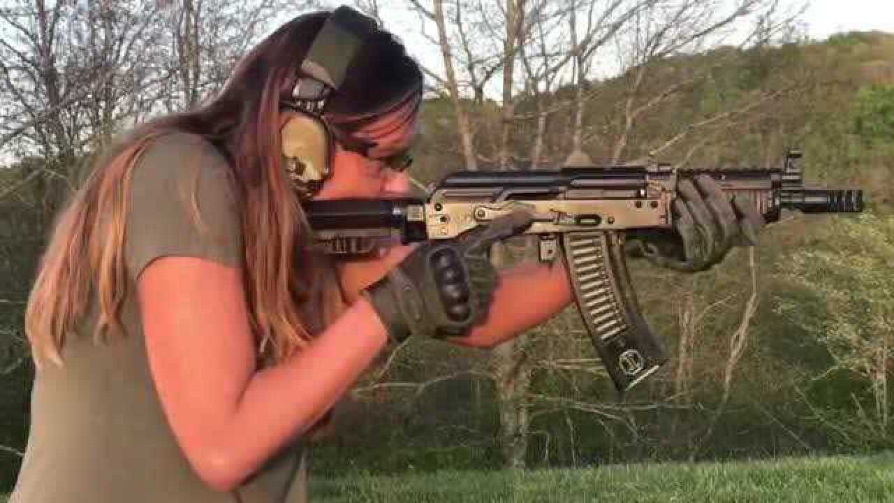 aks74u短突击步枪性能可靠威力大相对于后坐力也大