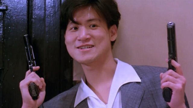 喋血街头:张学友这段戏演技炸裂,手持双枪大战黑帮,杀红眼了!