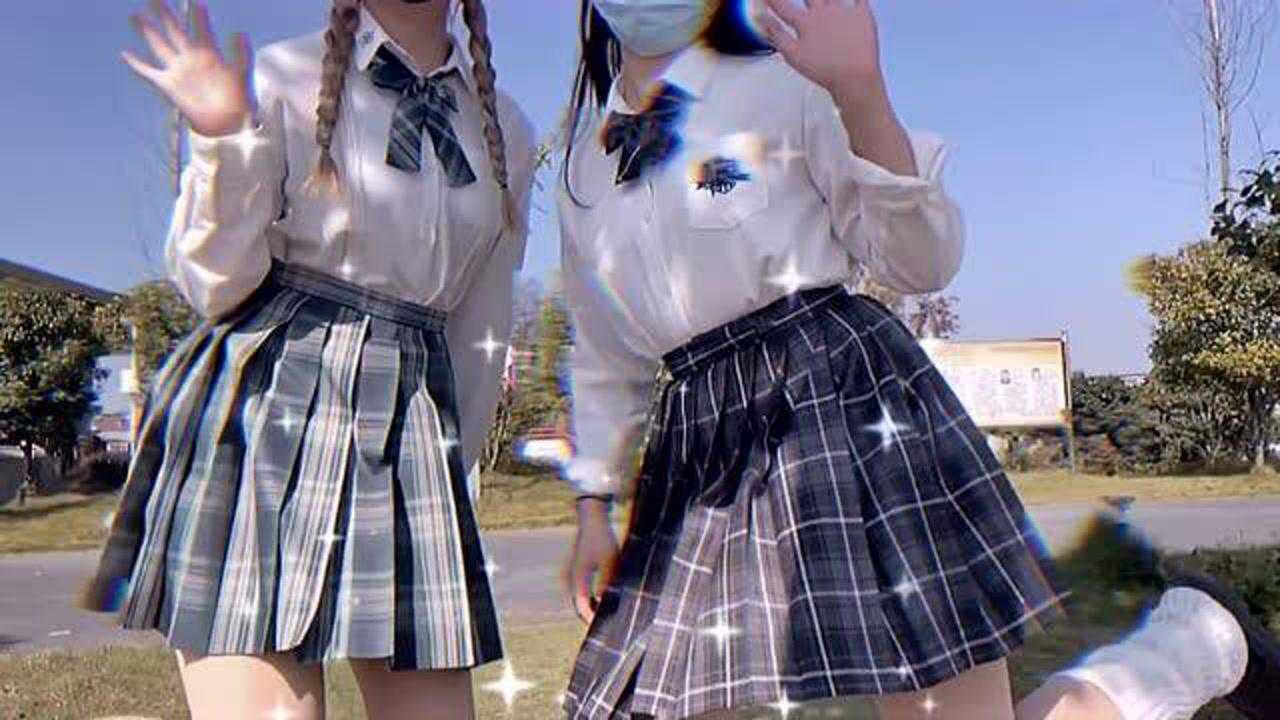 双子闺蜜穿jk制服,你能看出来哪个是我吗