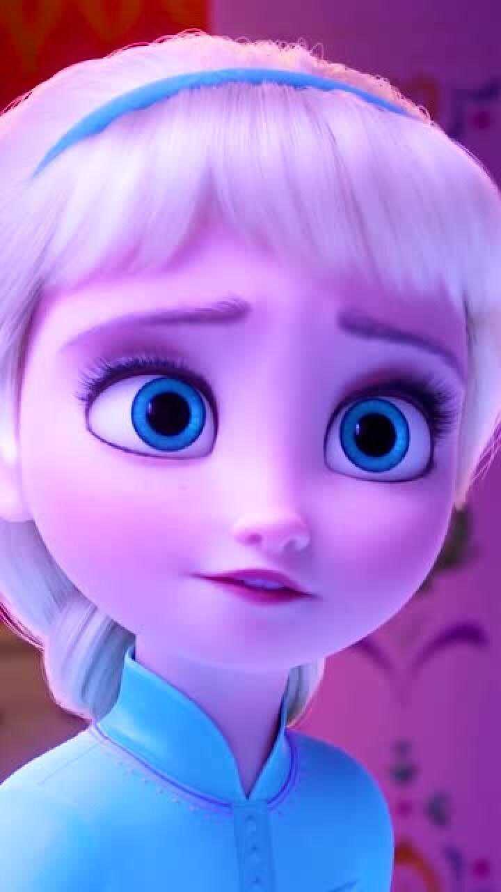 你小的时候也这样玩吗堆雪人的艾莎公主可爱又迷人