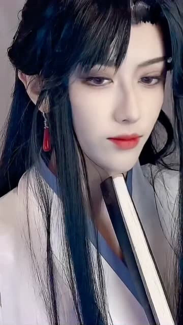 沈兰舟生的一双含情眼,这么漂亮的眼睛,不知道哭起来有多么让人心疼