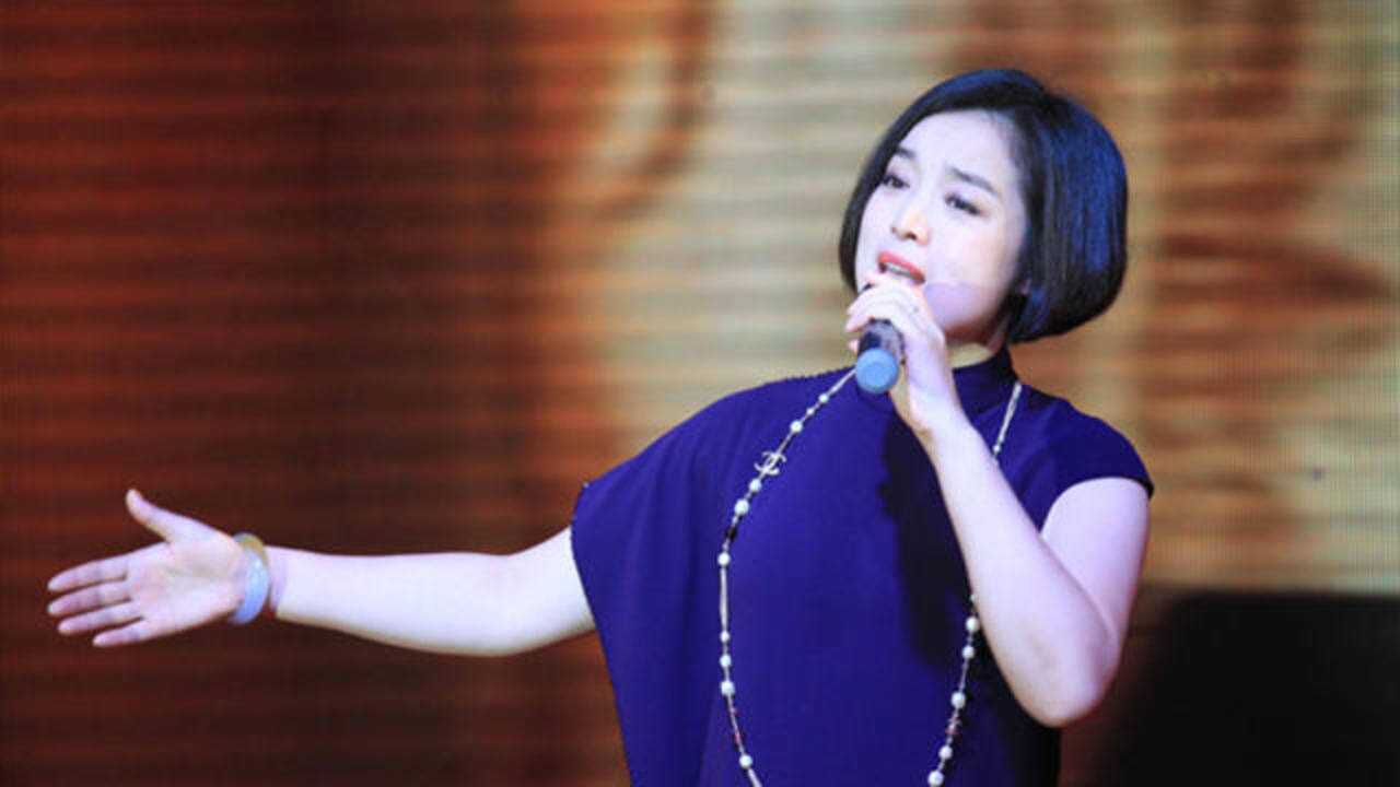 白雪《我不想说再见》,电视剧至爱亲朋主题曲,好歌分享!02好听