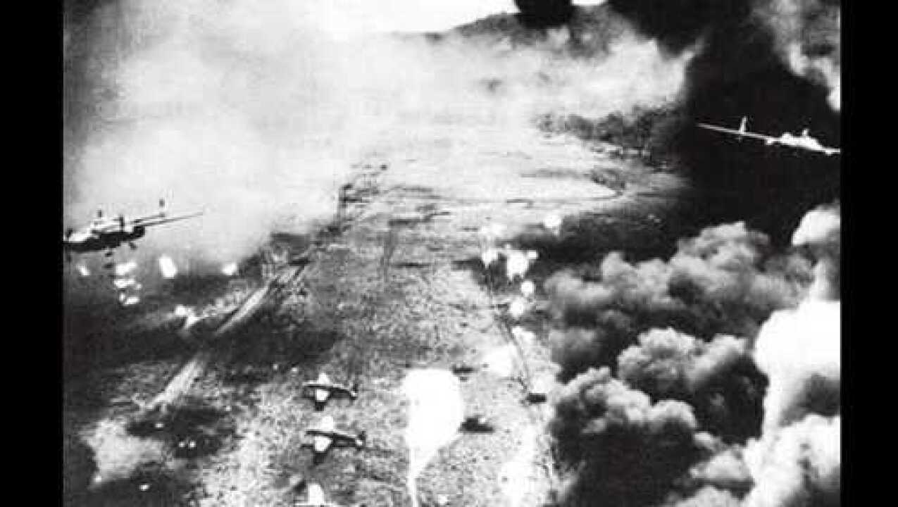 比核爆还厉害的李梅火攻2小时投下2千吨炸弹东京河水全部煮沸