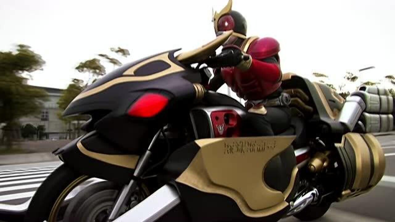 假面骑士空我五代获得马的铠甲哥莱姆