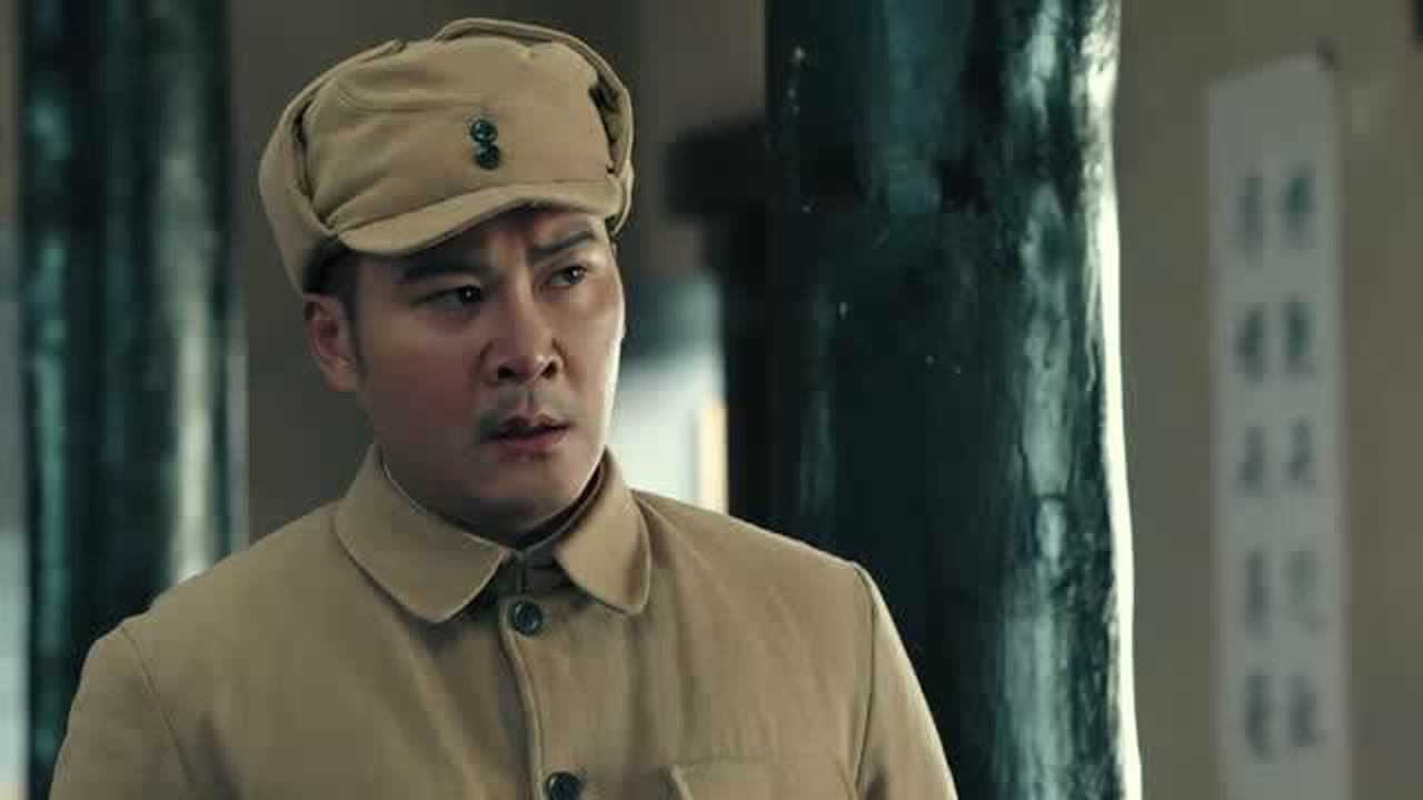 光荣时代:郝平川跟着郑朝阳找凶手,啥也不会就跟着学,白玲看着摇摇头