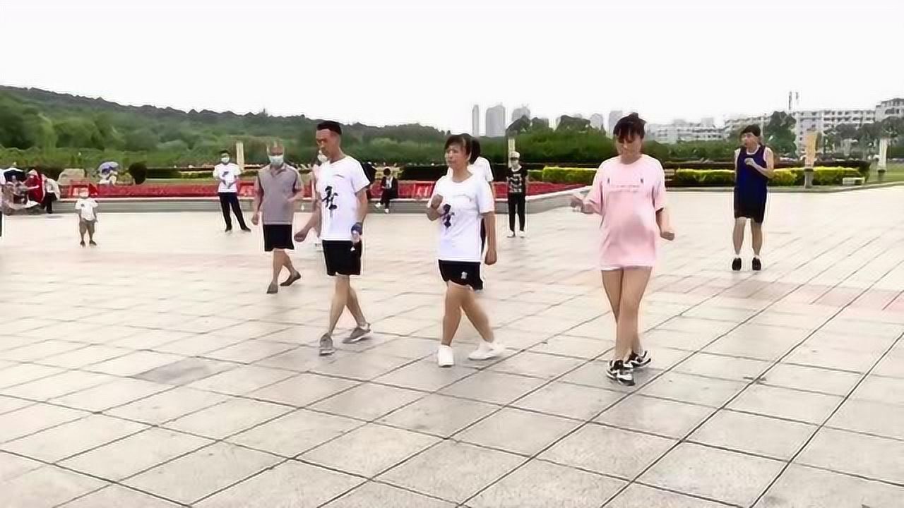 鬼步舞6个基本动作,鬼步舞视频大全-鬼步舞教学基础舞步