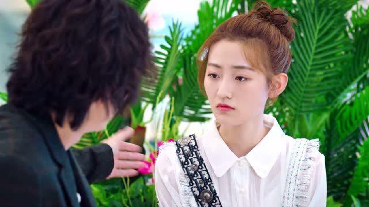 好想和你在一起:邵醉给纪秋庆祝生日,让纪秋刷爆卡买礼物,纪秋乐啦