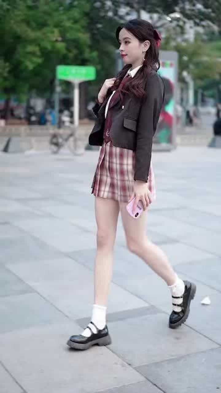 第一次看见jk还有如此长的美腿这一幕简直是今生难忘了