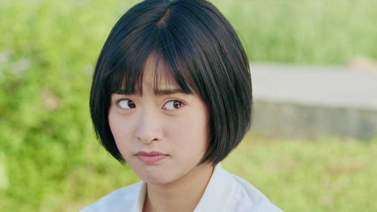 江辰将陈小希的鞋子扯下陈小希的脚大拇指露了出来有点尴尬