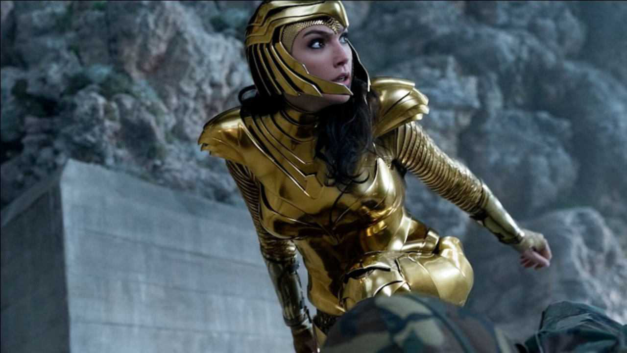 神奇女侠1984女神归来盖尔加朵身披战甲手握长剑尽显英爽飒气