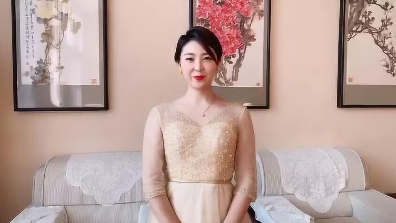 山东电视台主持人王艺儒为中国手拉手少儿艺术团河东团童彩飞扬少儿