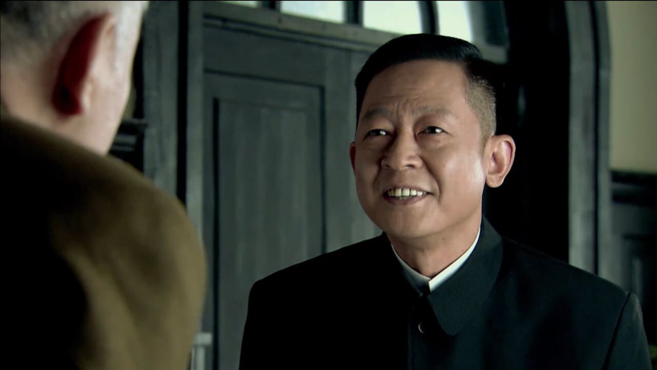 旗袍美女特工太招人喜欢竟不惜让汉奸跟日本大佐叫板太刺激