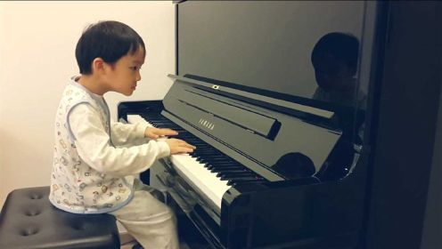 5岁小孩完美演奏肖邦钢琴曲，看完我自愧不如！太优秀了！