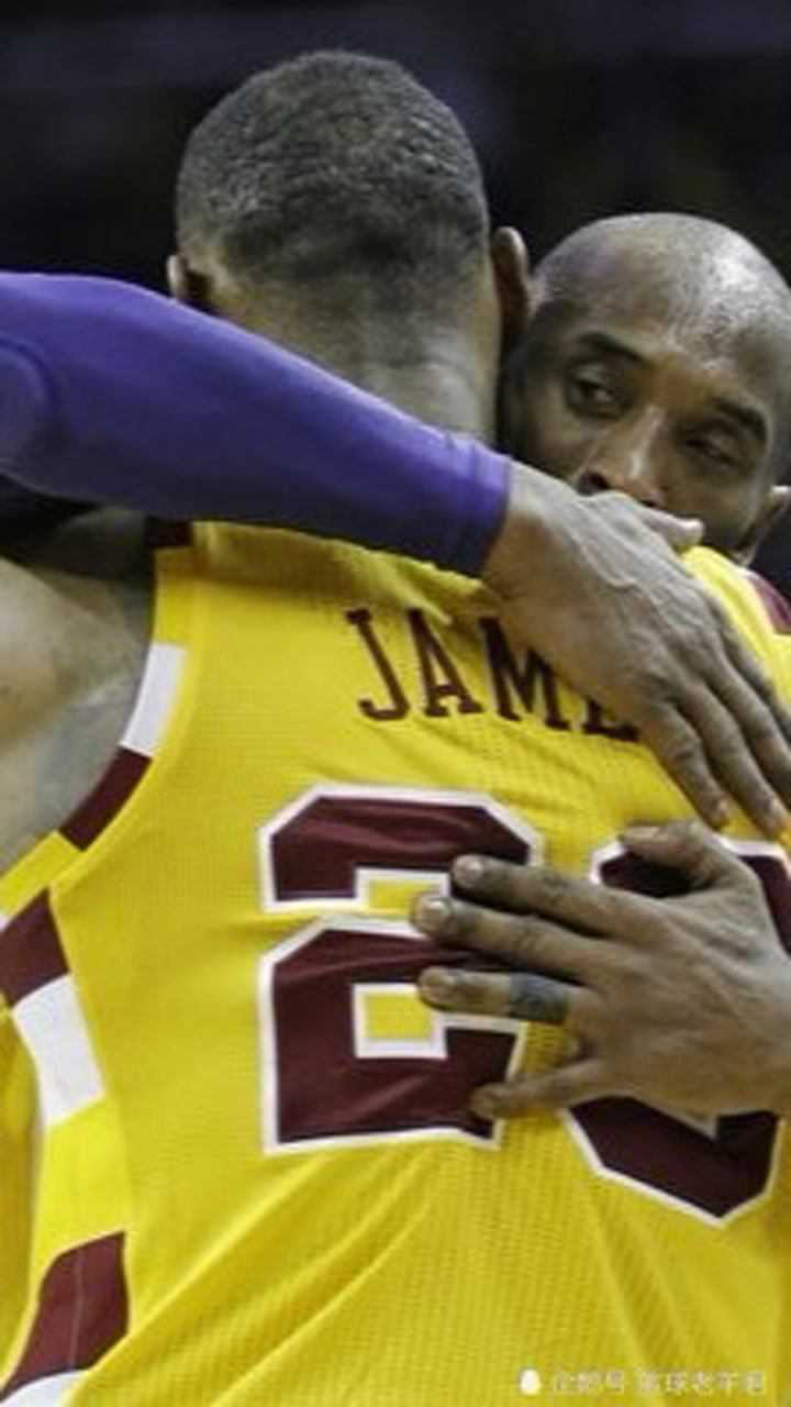 拉开拉开我们要单打科比和詹姆斯这手势太霸气了