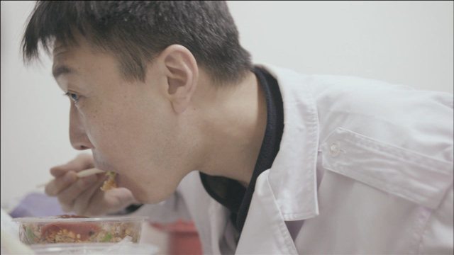 网红急诊科医生巍子坦言曾患抑郁症"无望,无助,无价值!