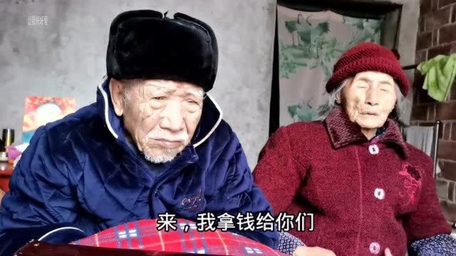 湖南农村爷爷奶奶领取养老金,能有多少钱呢?