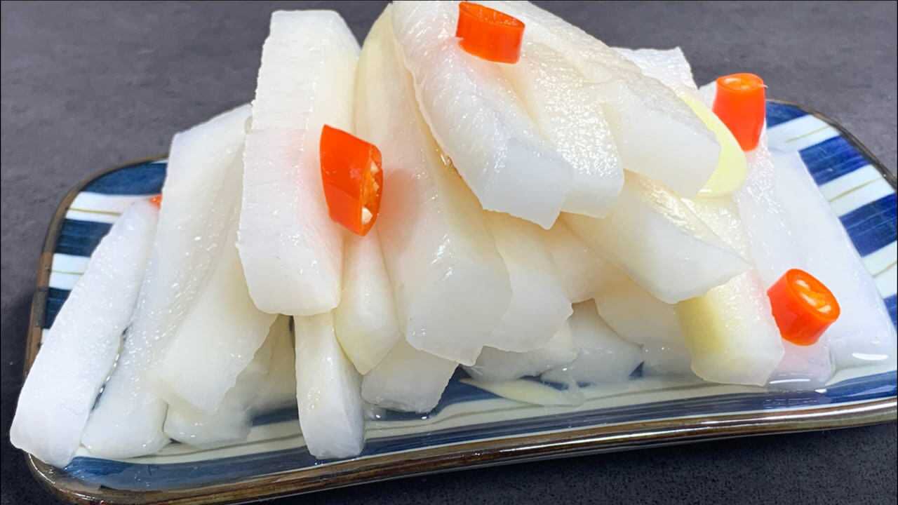 酸萝卜泡一天就可以吃,酸辣脆爽,做法也很简单