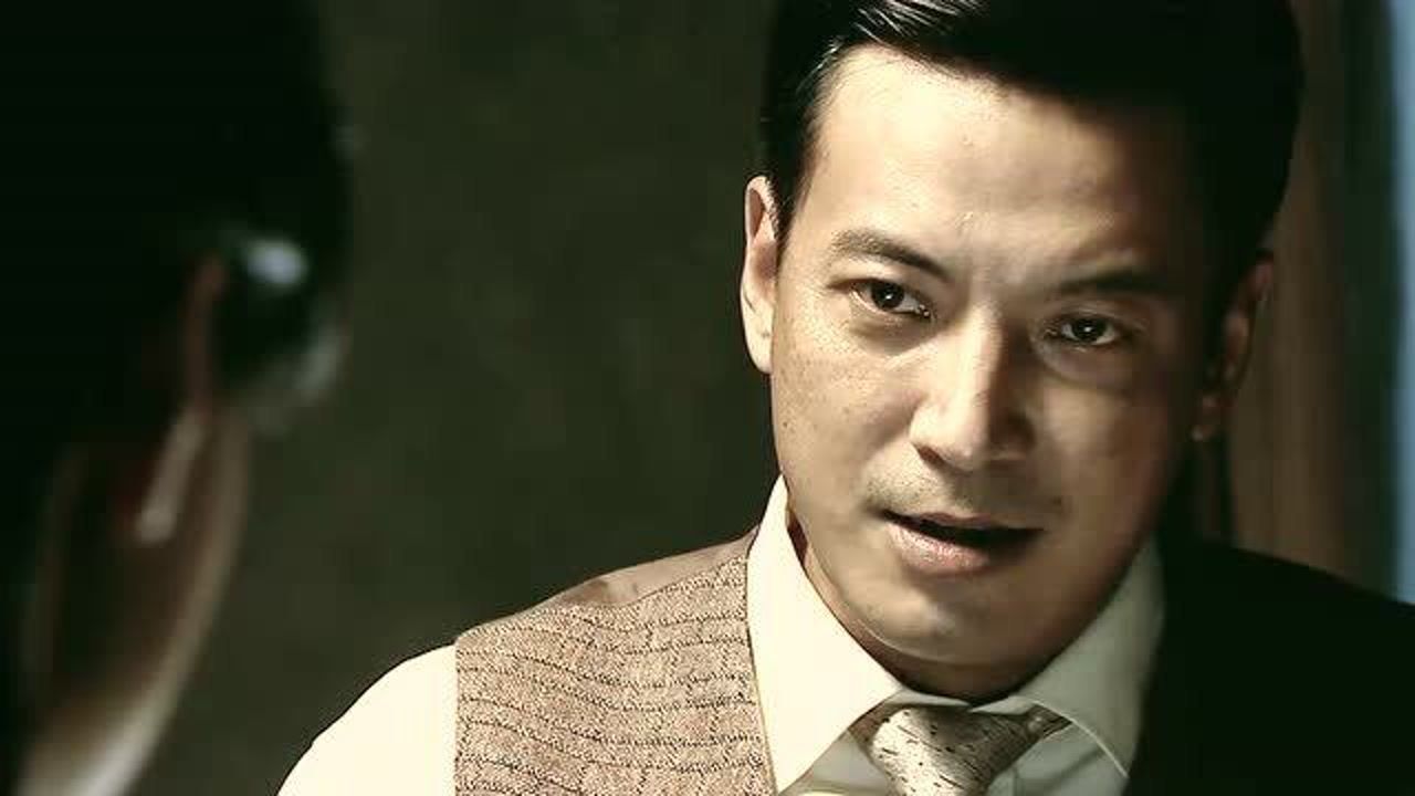 李赫男牌技渐精,唐栋的脸上流露出得意的笑容,并邀一起喝咖啡!