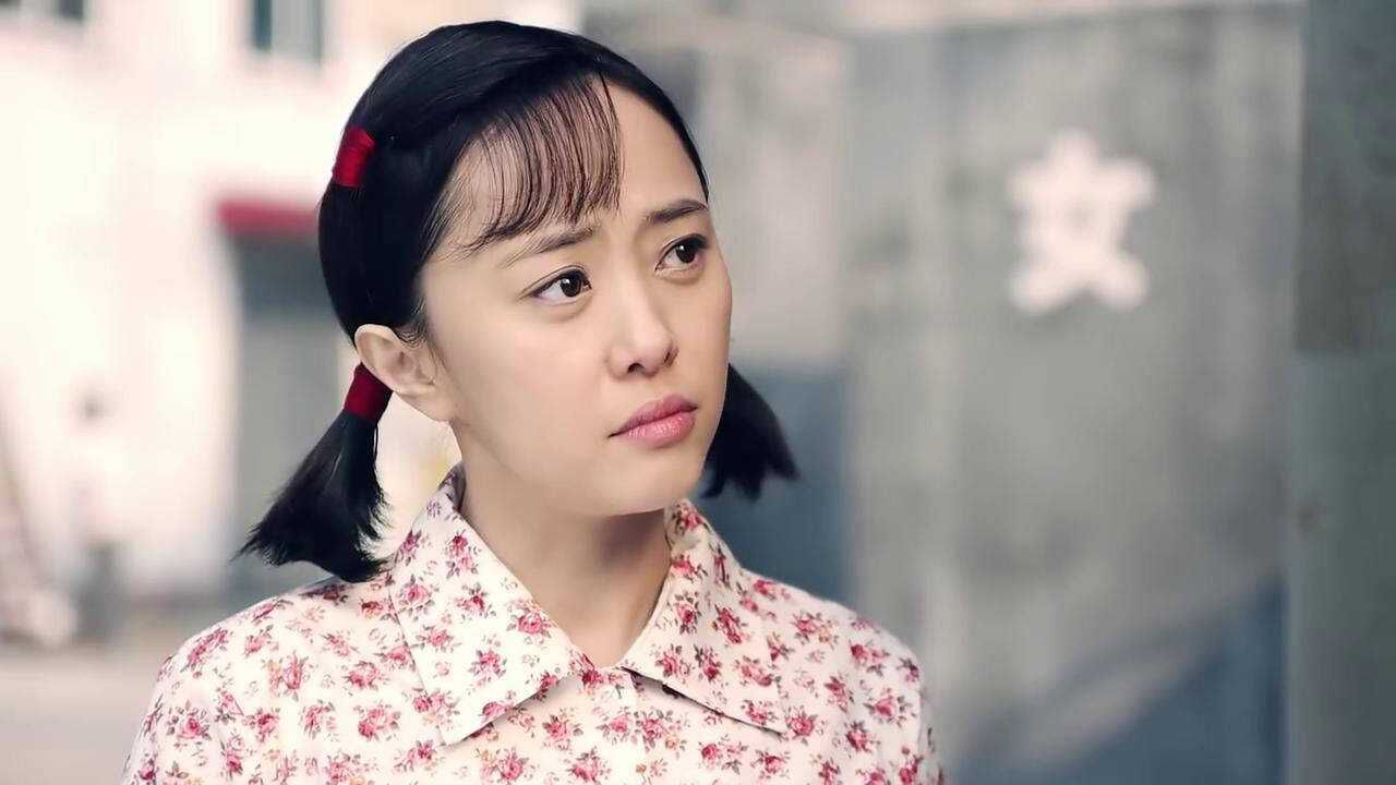 情满四合院三大爷上前巴结二大爷没想到二大爷居然开会整他