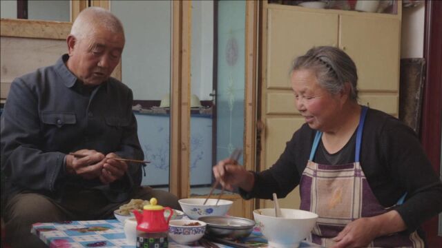 吕梁压箱底美食,名奇怪味道独特的合楞子,山西十佳传统小吃之一