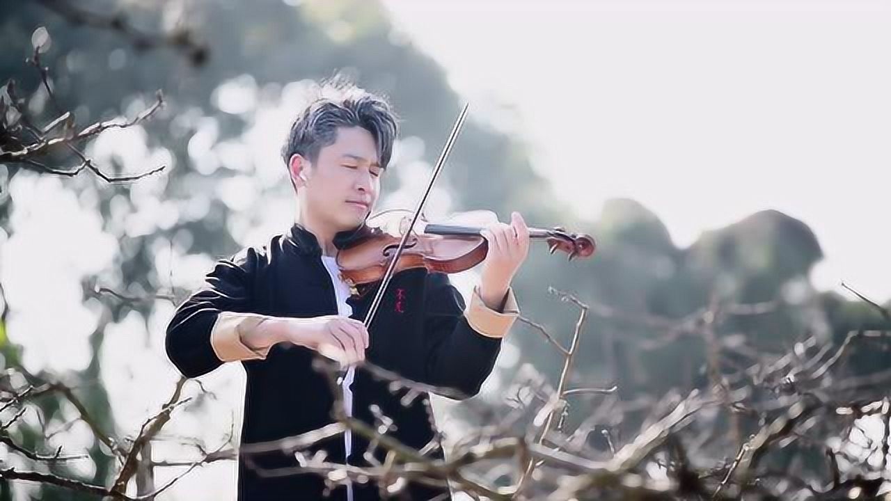 王微致&李秋薇演奏《梨花又开放》