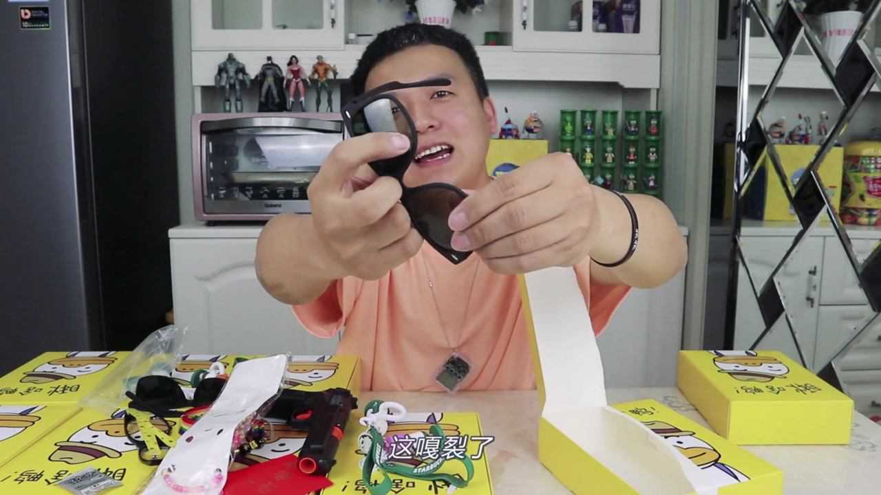 卢大头800元买了20个盲盒竟然开出了iphone12这回赔了