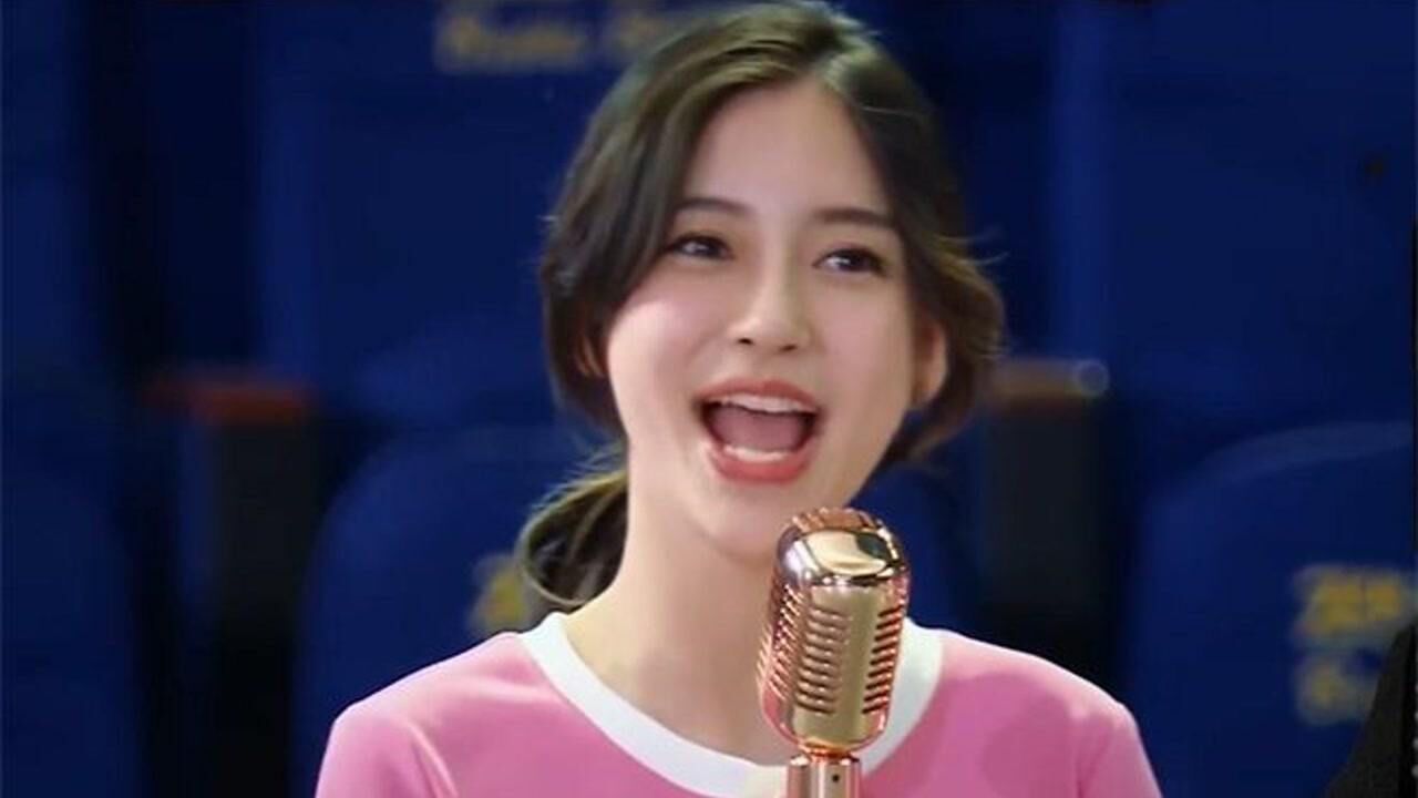 杨颖一展歌喉片段,baby现场自信真唱,李晨吐槽:嘴巴好大啊