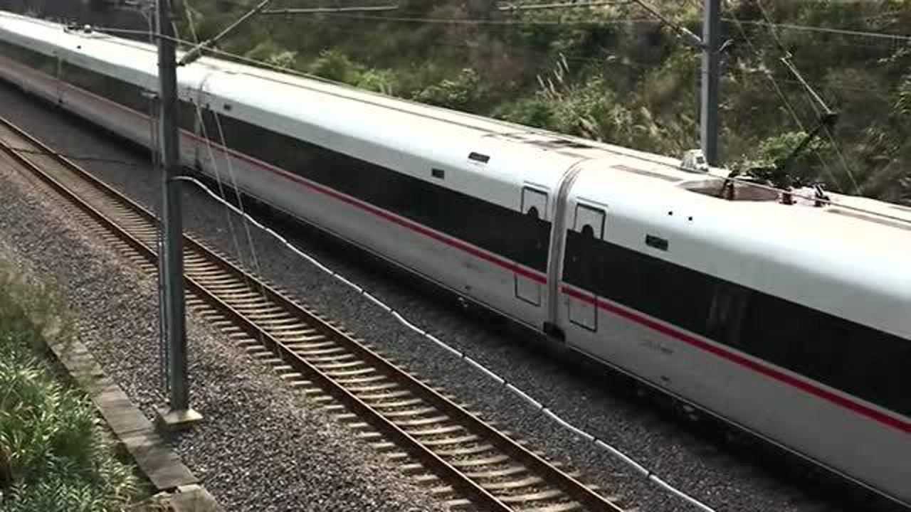 红海豚的复兴号,速度是普通高铁的3倍,坐在这样推背感更强!_腾讯视频