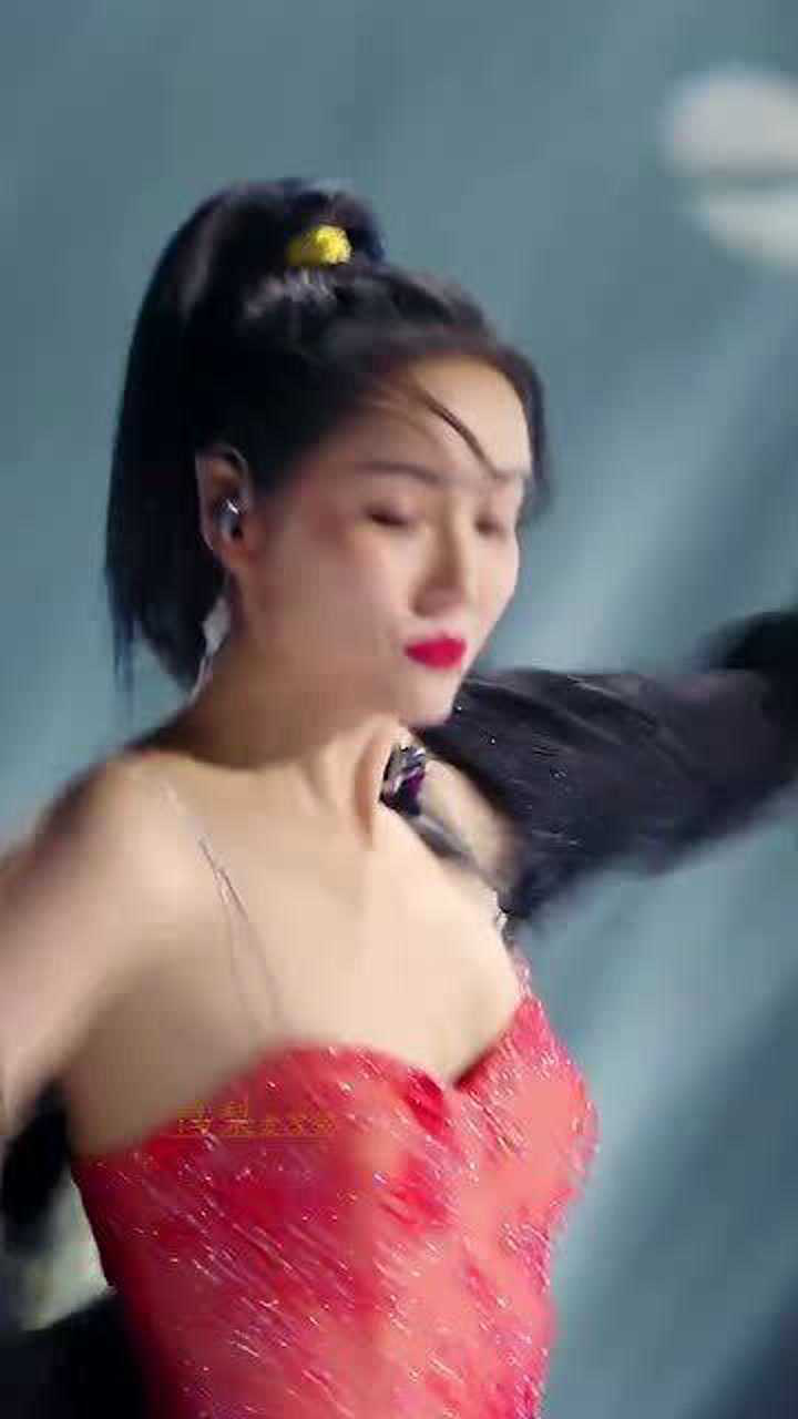 吕一跳舞真的太美了