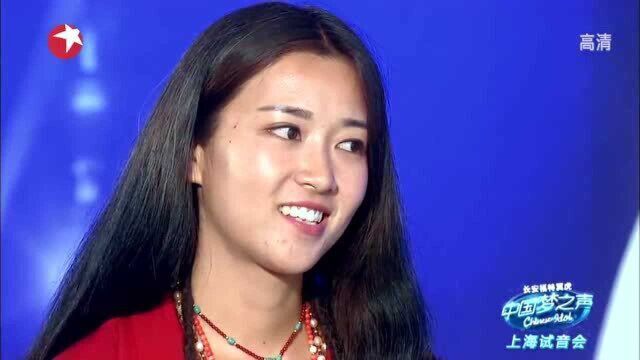 央吉玛演唱《祈祷永恒的美丽》,开口即惊艳,歌声宛如天籁