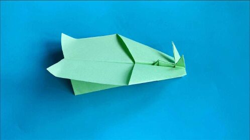 教你折纸小飞虫回旋纸飞机,简单好玩,可以飞